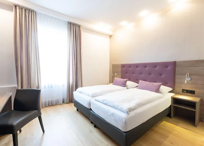 Porta Nigra Отель